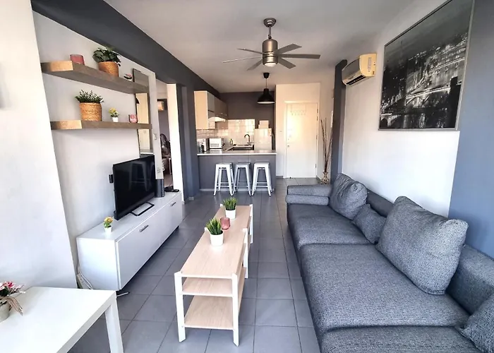 Beachside Comfort - 2Br Apt,5 Min To The Beach