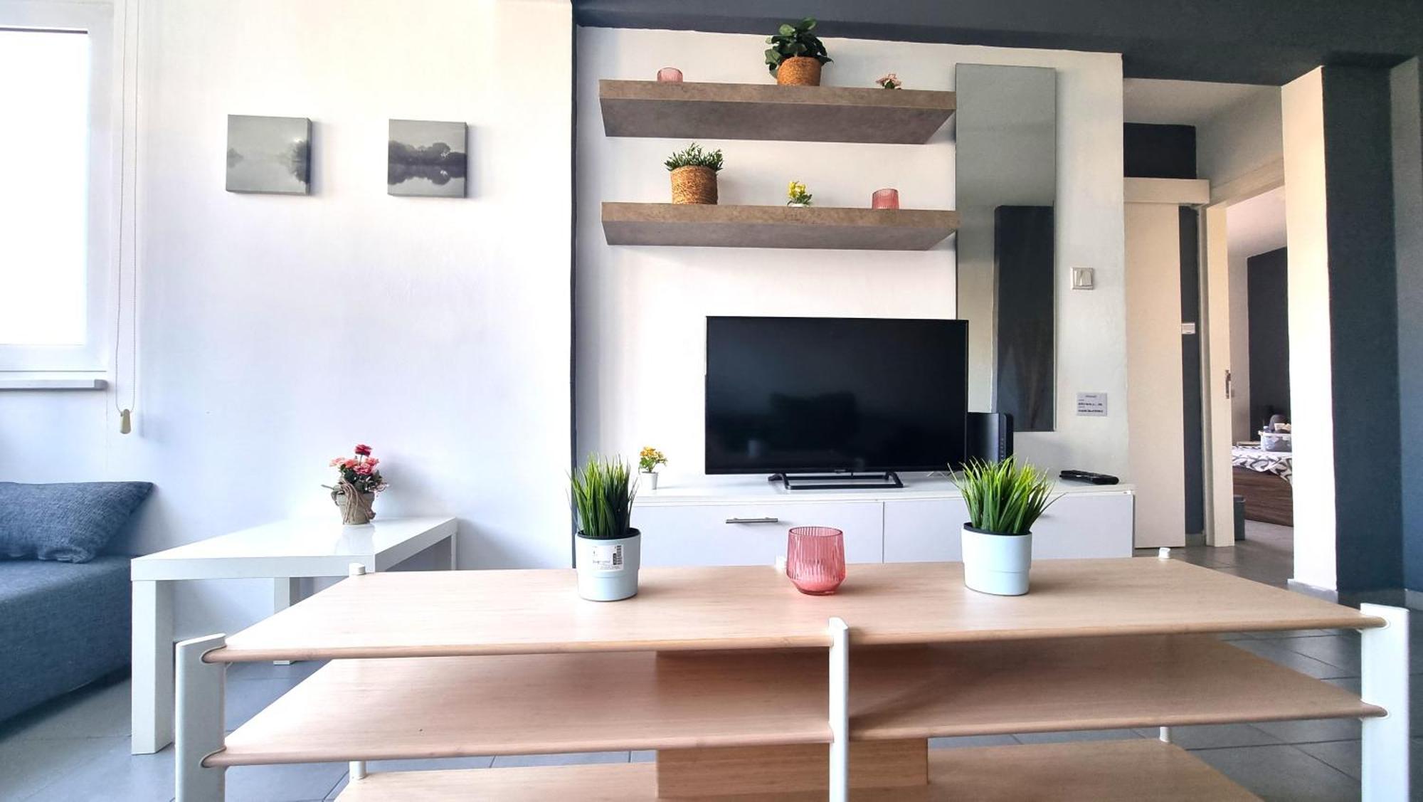 Beachside Comfort - 2br Apt,5 Min To The * Ларнака